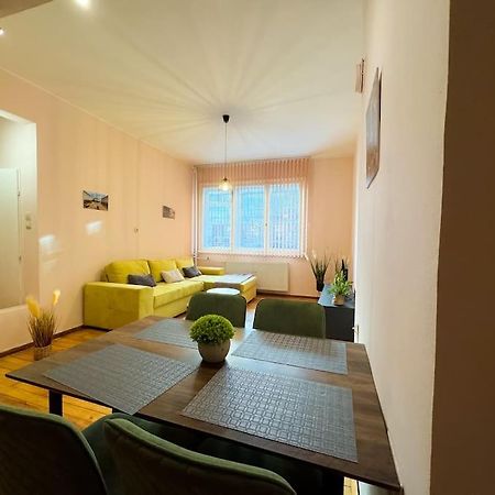 Apartamento A Gem In The Heart Of Sofia 1Bdr Str Slavyanska Exterior foto